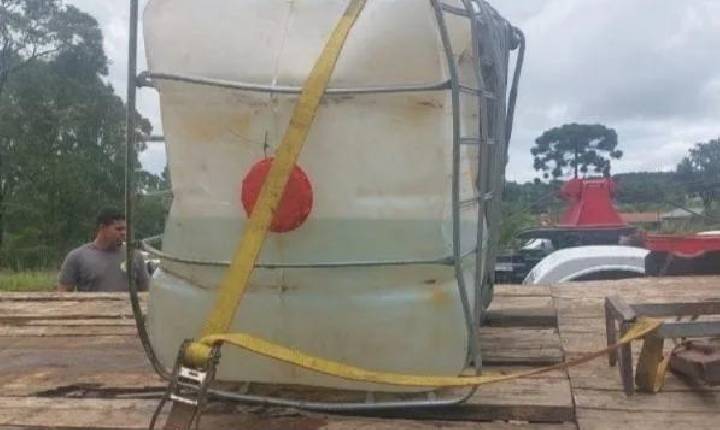 Acidente entre veículos bloqueia BR-280 após derramamento de ácido sulfúrico na pista