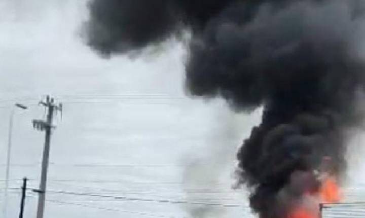 Acidente envolve caminhão de Arabutã; um deles pegou fogo e ficou destruído