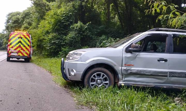 Acidente envolvendo carreta e automóvel é registrado na BR-153 em Irani