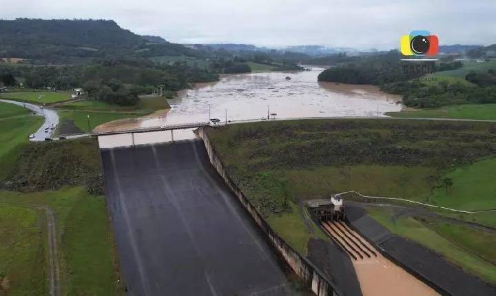 Barragem de Ituporanga deixa de verter após abertura de três comportas nesta quarta-feira