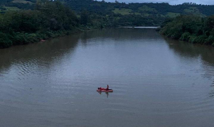Buscas por homem desaparecido no rio Chapecó serão retomadas nesta terça-feira