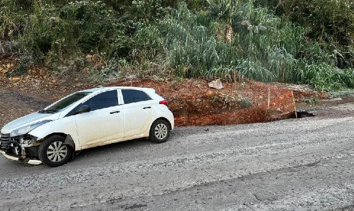 Carro e moto colidem na SC-283, na saída de Seara para Chapecó