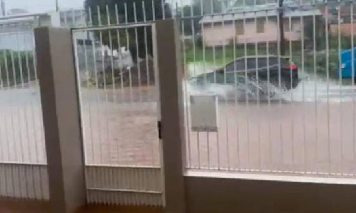 Chuva intensa causa alagamentos pontuais em Xanxerê