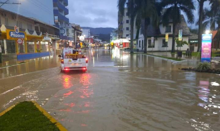 Chuvas em SC: mais dois municípios decretam emergência por conta das ocorrências no fim de semana