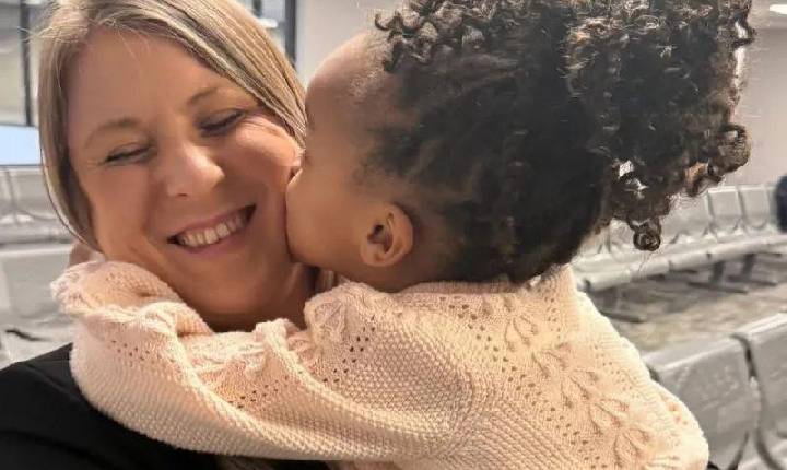 Delegada adota menina que socorreu de situação de perigo em 2023