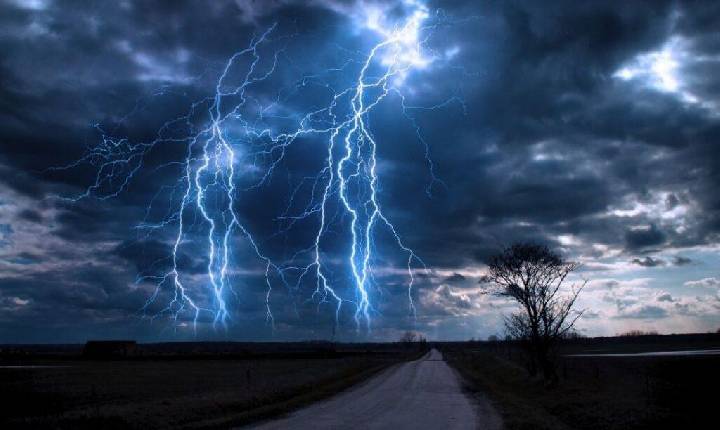 Frente fria traz instabilidade, risco de temporais e variação de temperaturas neste fim de semana em SC