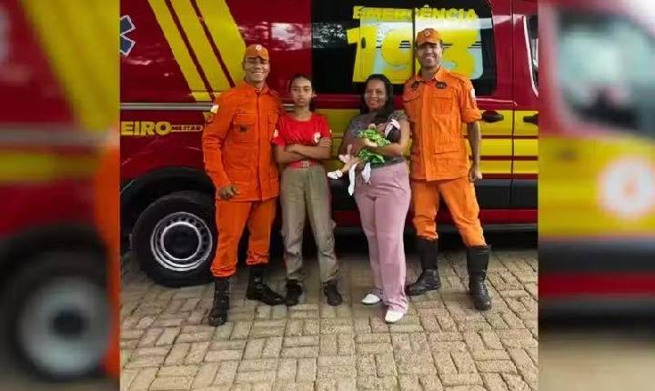 Garota de 13 anos salva a irmãzinha que estava sufocada; aprendeu com bombeiros