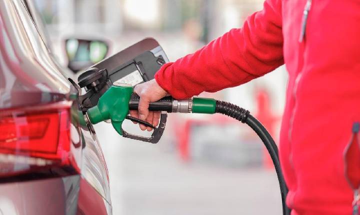 Gasolina passa a ter mais etanol a partir deste sábado