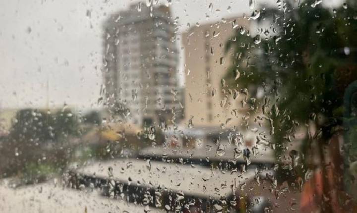 Governo de SC emite alerta de chuva volumosa em todo o Estado