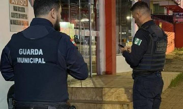 Homem é preso acusado de furtar celulares e motocicleta de ex-companheira em Chapecó