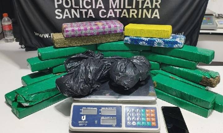 Homem é preso com quase 18 quilos de maconha após denúncia no Oeste