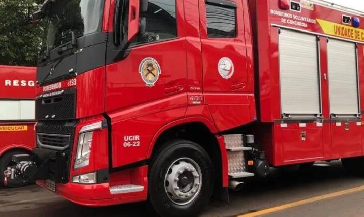 Homem ferido ao cair de telhado de barracão em Concórdia