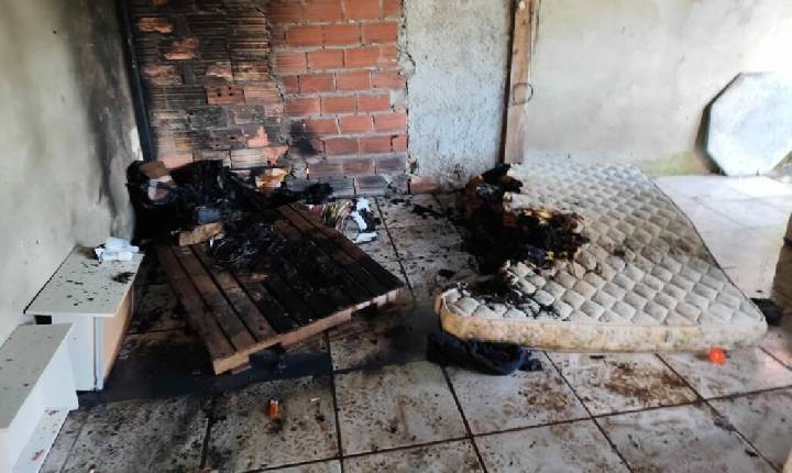 Homem sofre queimaduras generalizadas por todo corpo em incêndio em residência de Chapecó