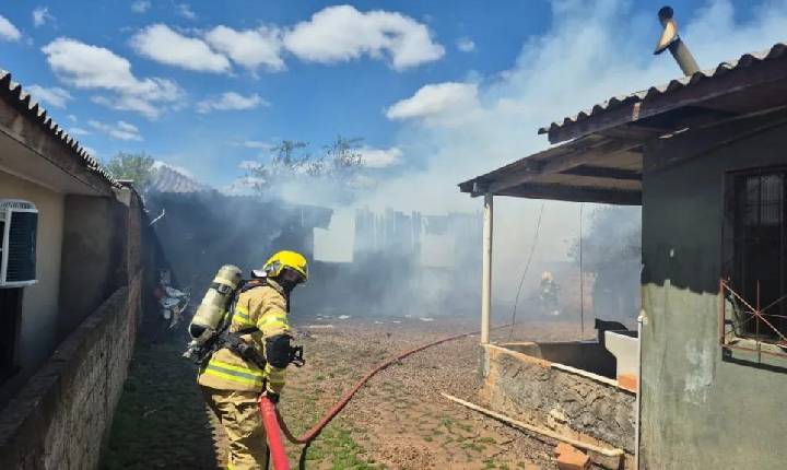 Incêndio destrói residência em Xanxerê