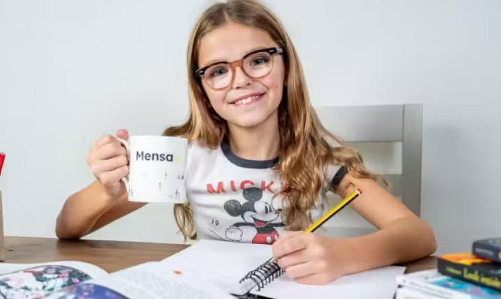 Menina com dislexia entra para a Mensa, o clube dos superdotados do mundo