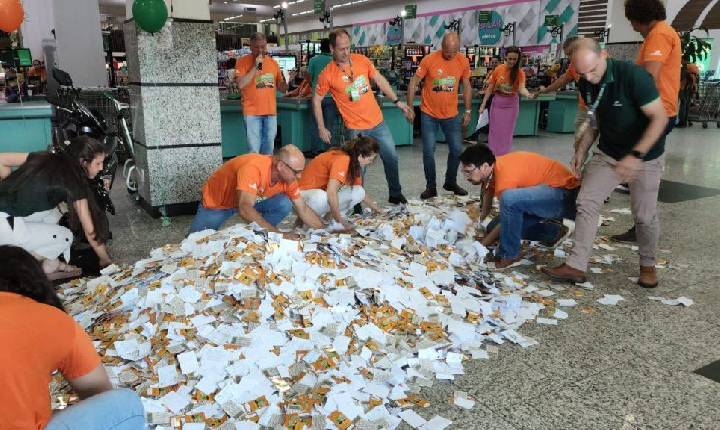 Morador de Campo Alegre ganha carro da promoção da Copérdia