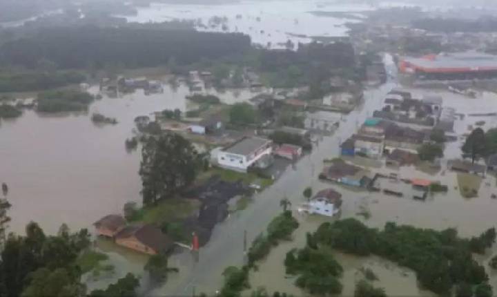 Moradores de Canoinhas devem poder sacar FGTS após cidade ser atingida por fortes chuvas