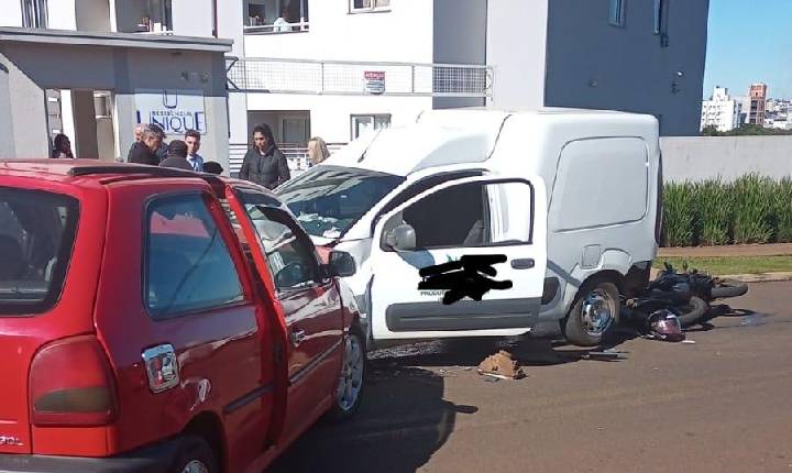 Motociclista fica ferido em colisão envolvendo três veículos em Xanxerê