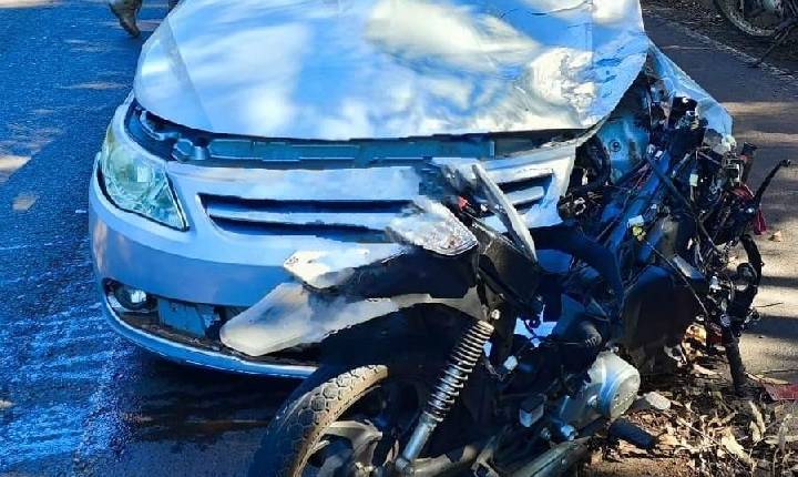Motociclista morre após colisão contra carro em Quilombo
