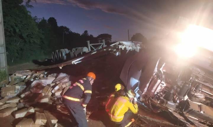 Motorista morre após capotamento de caminhão em Xanxerê