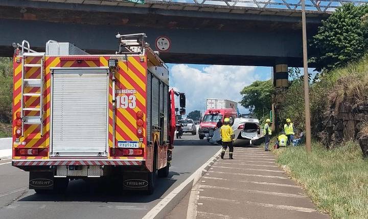 Motorista passa mal e capota automóvel na BR-282 em Xanxerê