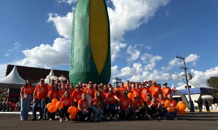 Onda Laranja da Cresol leva alegria, interação e proximidade à EXPOFEMI 2026