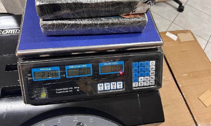 Operação conjunta apreende cocaína em transportadora de Chapecó