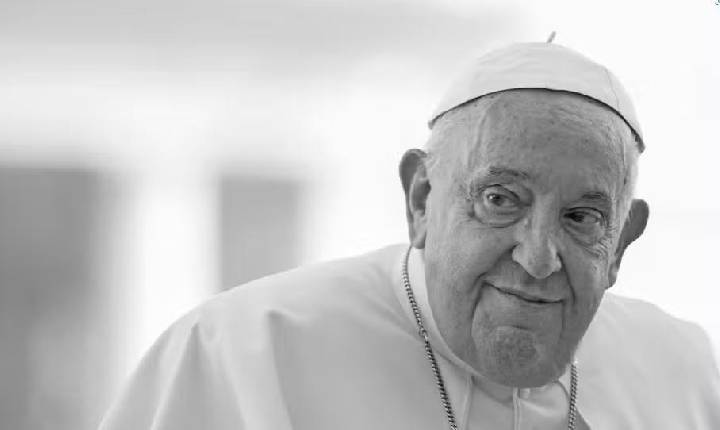 Papa Francisco morre aos 88 anos no Vaticano e deixa legado de humildade e reformas