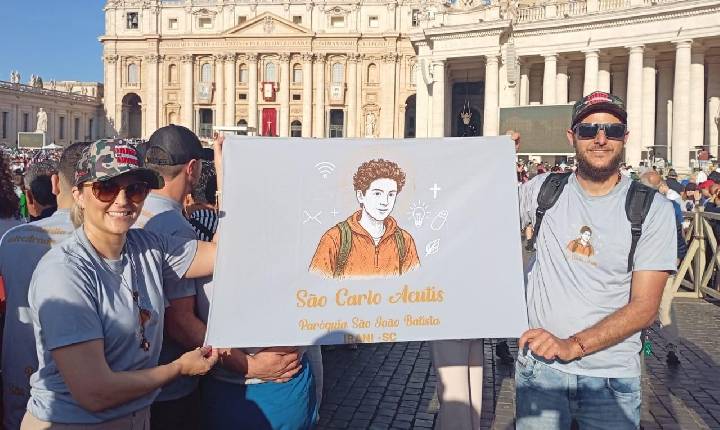 Paróquia de Irani recebe relíquia de São Carlo Acutis, canonizado nesta semana pelo papa Leão XIV