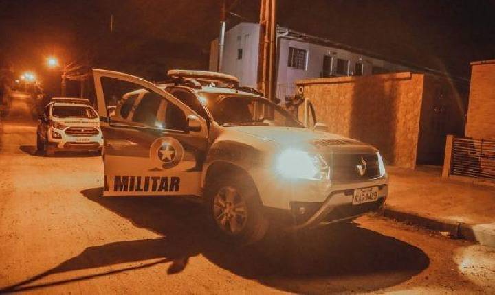 PM atende caso de violência doméstica com pedido de pizza para disfarçar denúncia