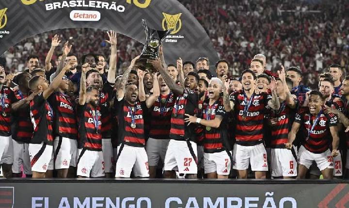 Quatro dias após vencer a Libertadores, Flamengo conquista o Brasileirão