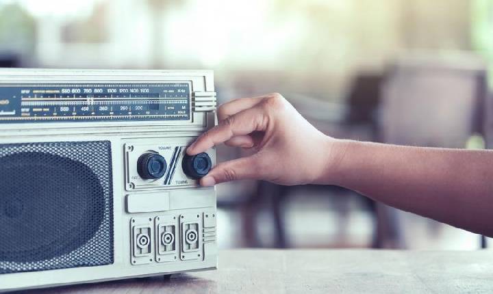 Rádio é o meio de comunicação mais confiável para 81% dos Brasileiros