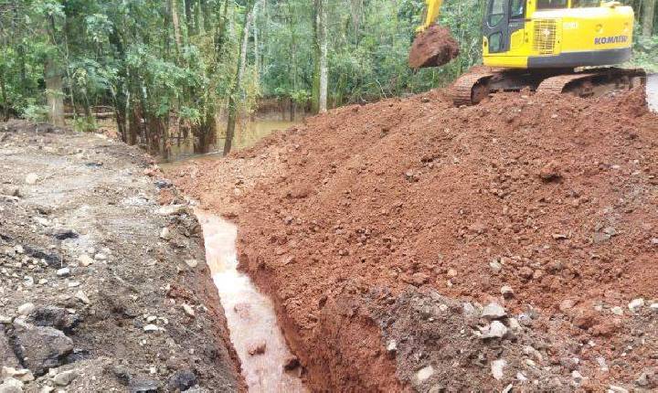 SC-283 é totalmente interditada entre Concórdia e Seara para troca de tubulação