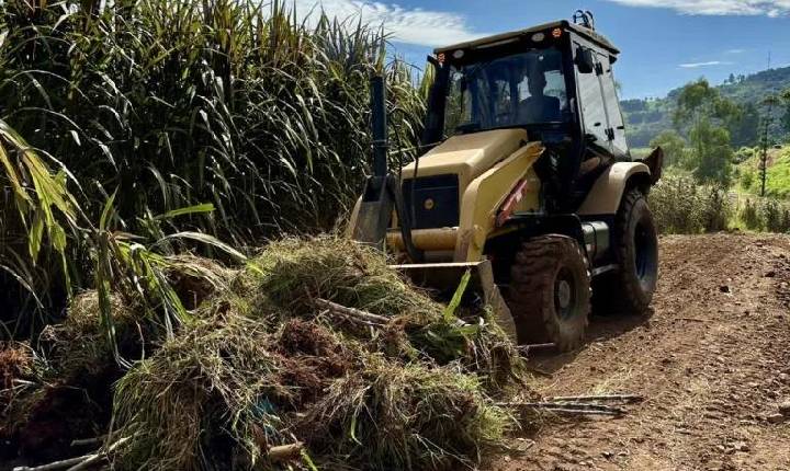 Secretaria de Obras de Xavantina trabalha no patrolamento em estradas do interior