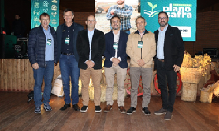 Sicoob Crediauc reúne lideranças do Agronegócio para Lançamento do Plano Safra 2025/2026 em SC e RS
