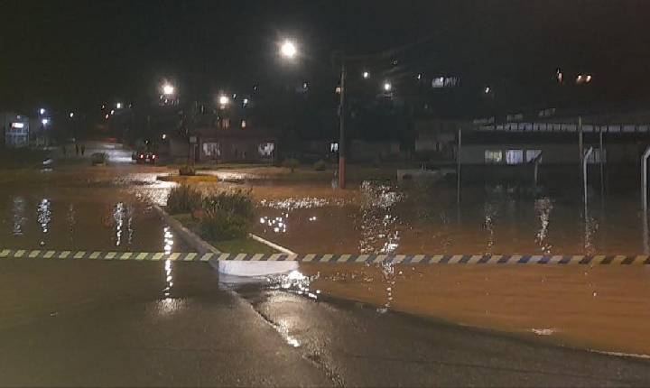 Temporais fazem mais três municípios decretarem emergência em SC; total sobe para seis