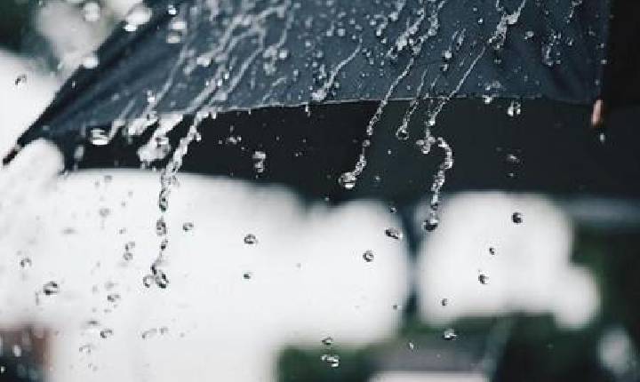 Temporais provocam destelhamentos e alagamentos pontuais no Oeste