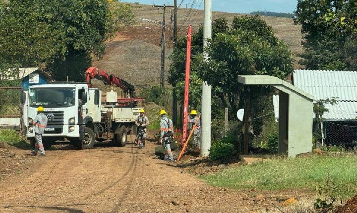 Trabalhador fica ferido após sofrer queda no interior de Chapecó