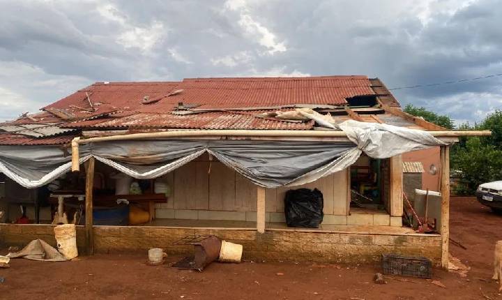 Ventos provocam estragos na região