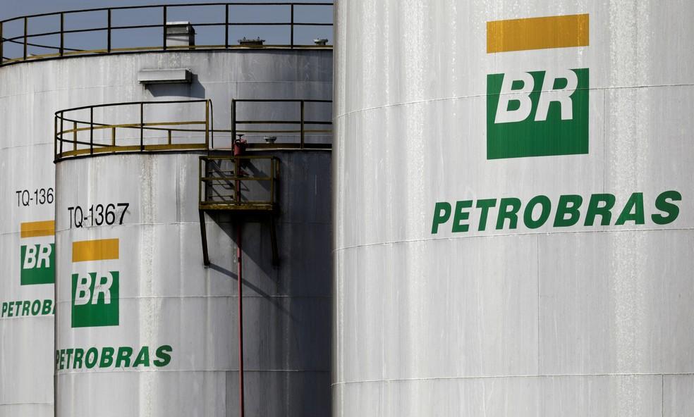 Petrobras reduz preços da gasolina em mais de 2%; diesel será mantido