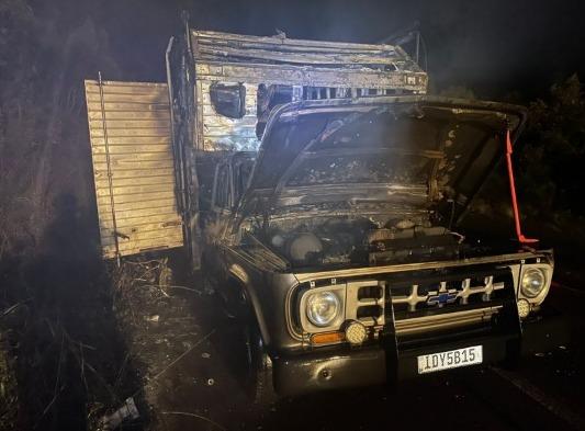 Camionete é consumida por incêndio na 282 em Ponte Serrada