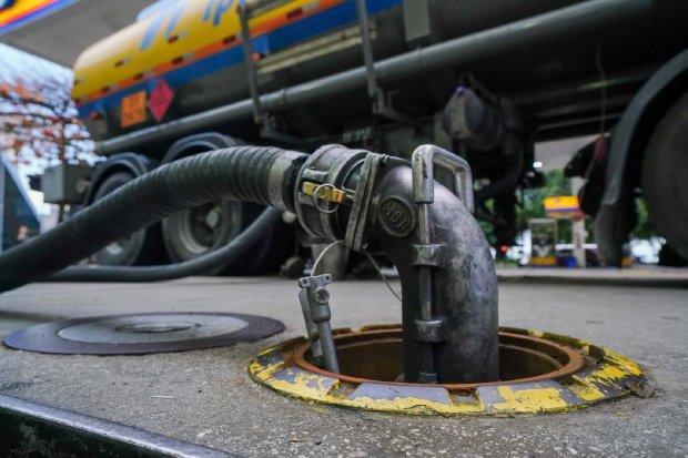Petrobrás reajusta gasolina (5,2%) e o diesel (14,2%) e Bolsonaro critica posição da direção da estatal