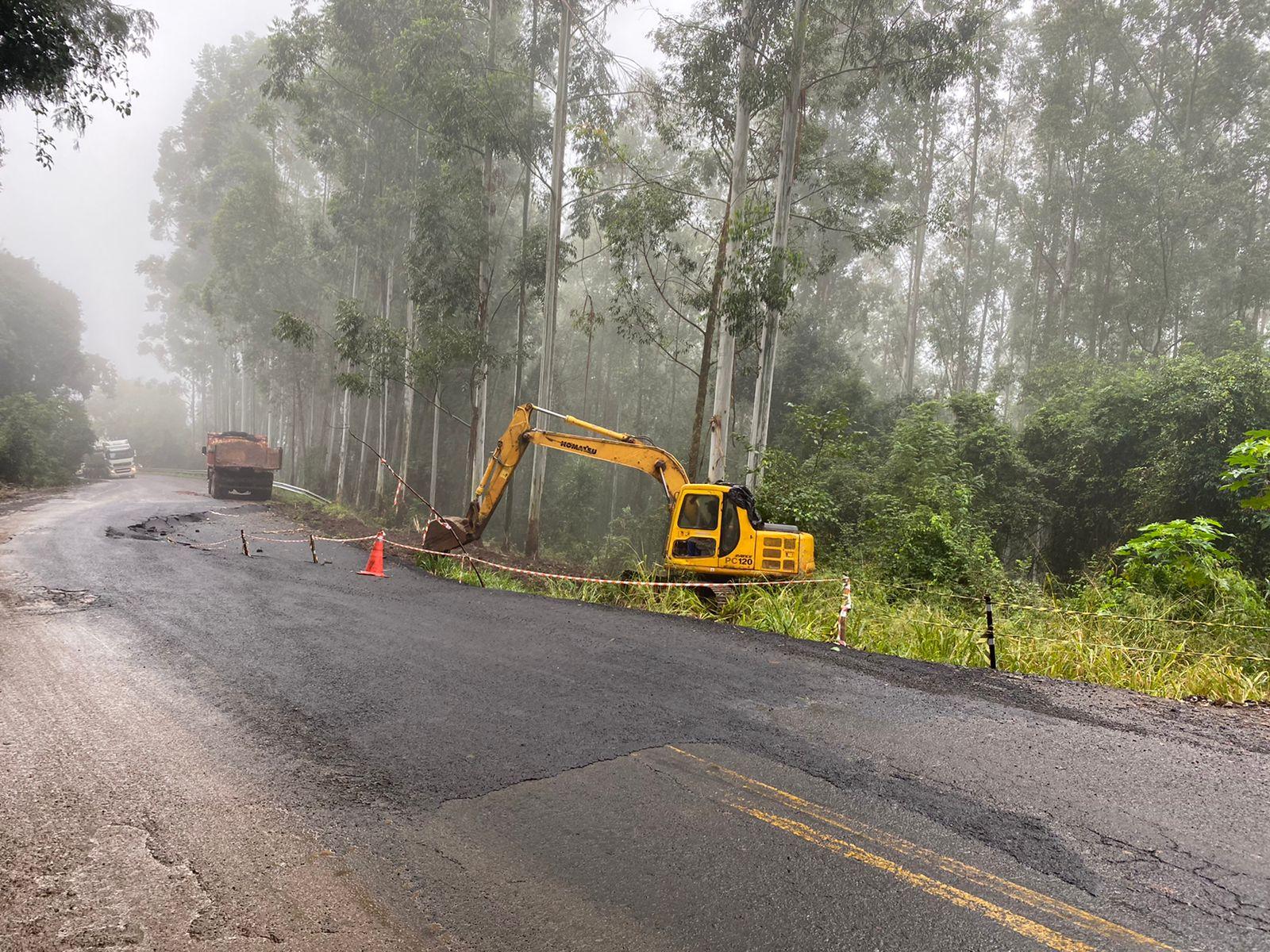 VÍDEO: Estado inicia reparos em trecho danificado da SC-155 em Xavantina