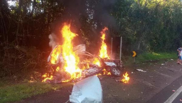 TRAGÉDIA: Colisão entre veículos do Oeste de SC deixa quatro pessoas mortas no RS