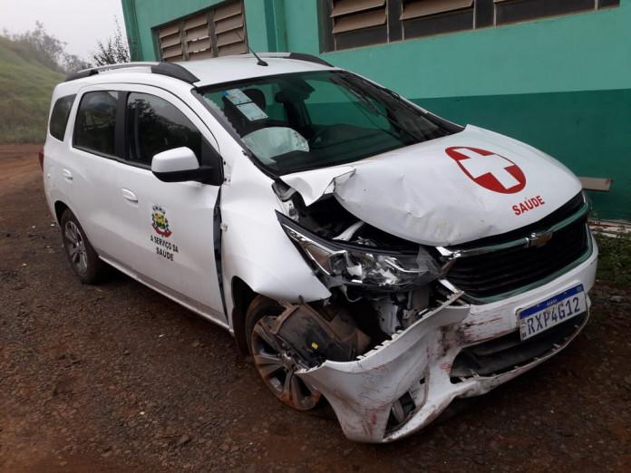 Carro da Prefeitura é furtado e ladrão se envolve em colisão em Ipumirim