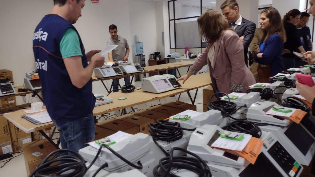 Justiça eleitoral de Seara realiza verificação das urnas eletrônicas