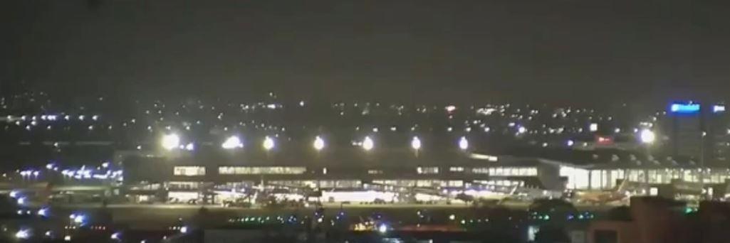 Piloto de avião relata luzes estranhas em pleno voo no céu de SC