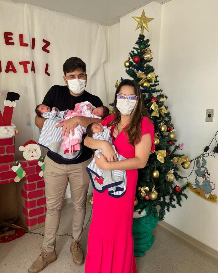 Casal volta à Lindóia do Sul após nascimento de trigêmeos em hospital de União da Vitória
