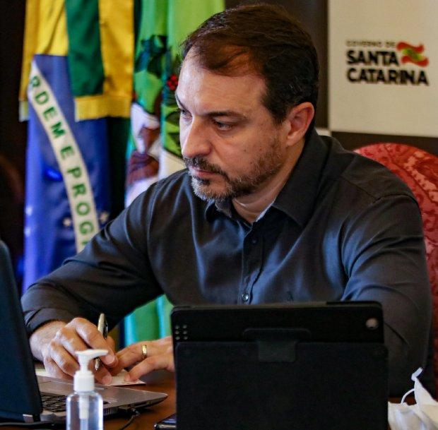 Governador na UnC para entregar decreto do curso de medicina em Concórdia
