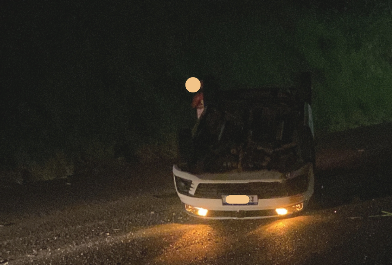 Carro com placas de Xavantina capota na SC-155 entre Seara e Itá